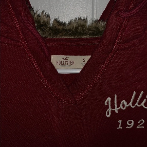 Red Hollister sweatshirt - Picture 2 of 3